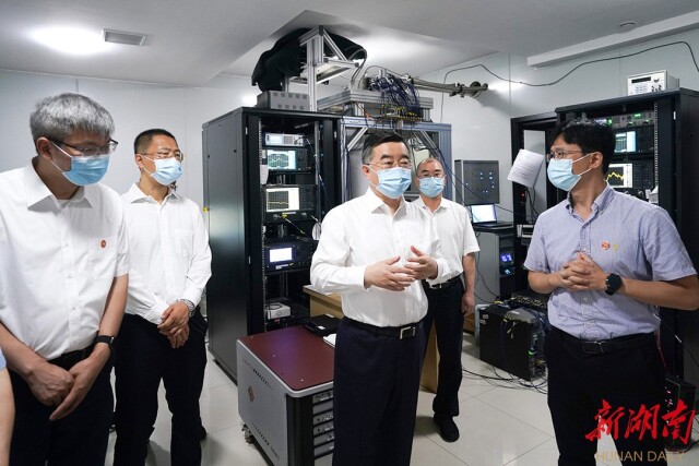 张庆伟在买球赛的十大平台调研:坚守为党育人为国育才的初心使命 在推动“双一流”建设上再创佳绩