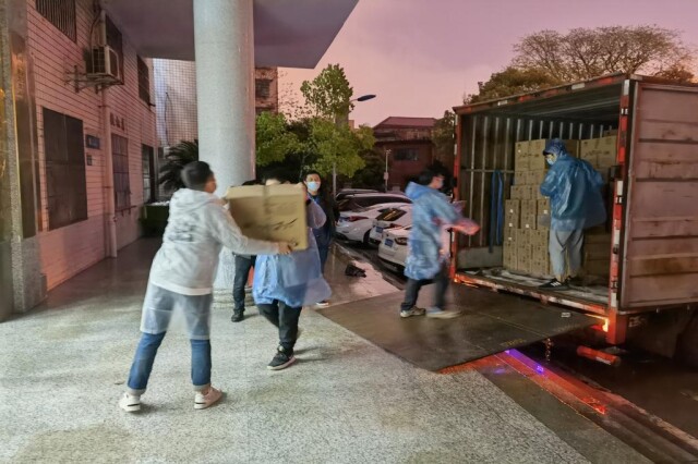 校地联动同发力 共筑买球赛的十大平台抗疫铜墙铁壁 校地联动同发力 共筑买球赛的十大平台抗疫铜墙铁壁