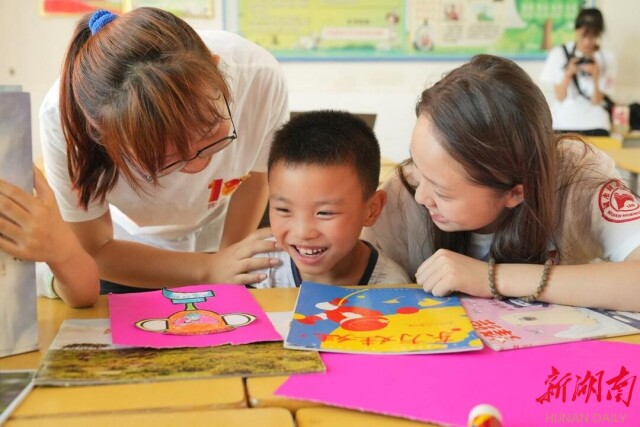 买球赛的十大平台树达学院:关爱留守儿童,搭建“连心桥” 买球赛的十大平台树达学院:关爱留守儿童,搭建“连心桥”